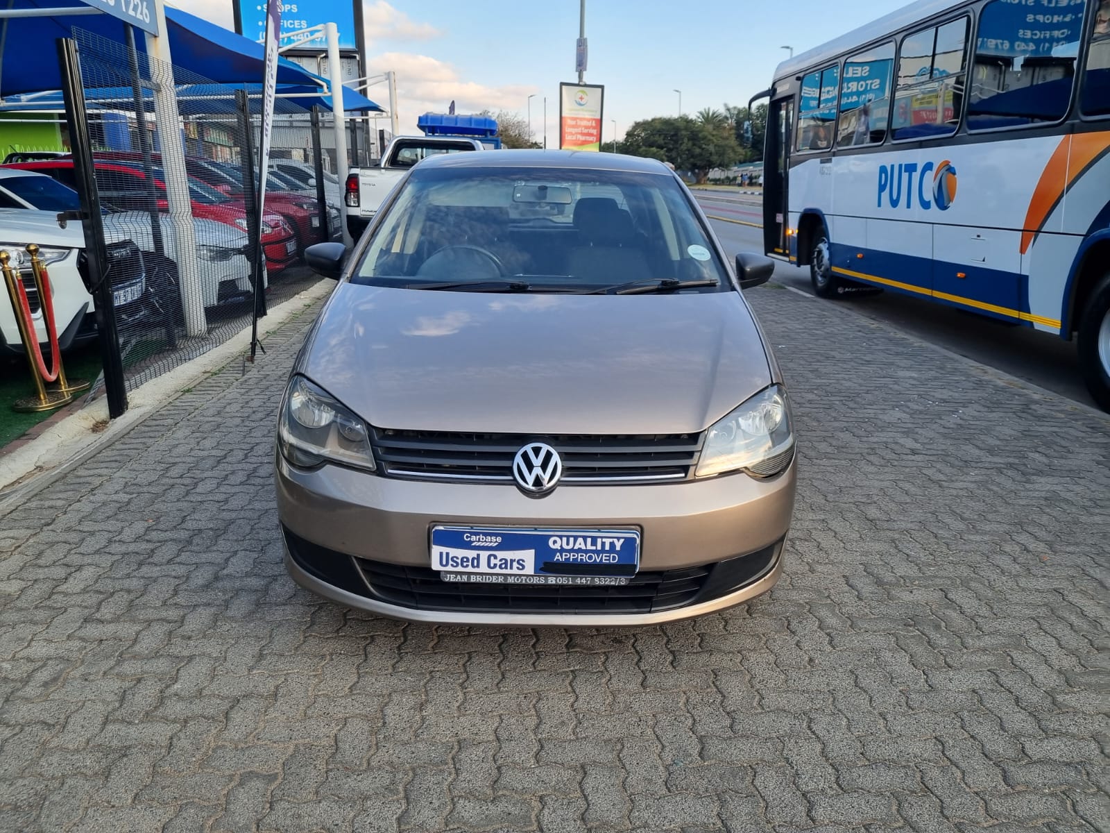 
								2015 Volkswagen Polo Vivo 1.4 Manual For Sale – R150,000 full									