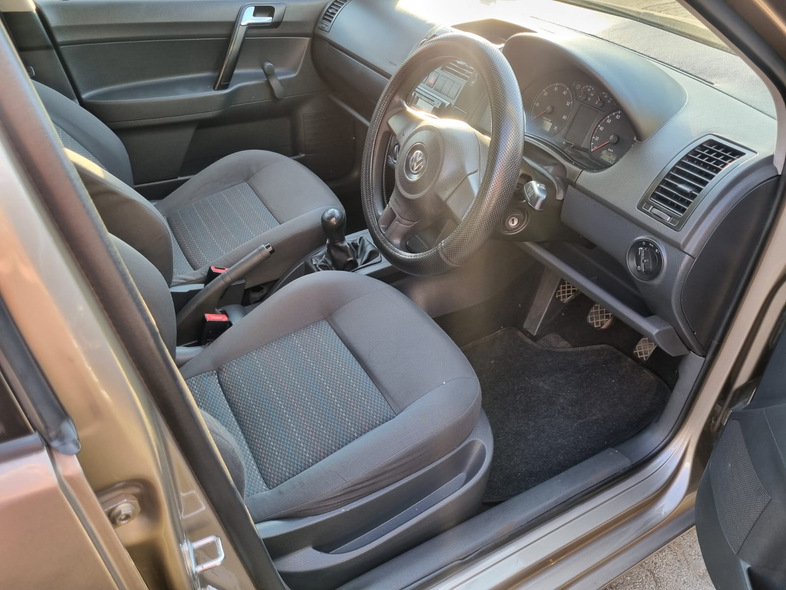 
								2015 Volkswagen Polo Vivo 1.4 Manual For Sale – R150,000 full									