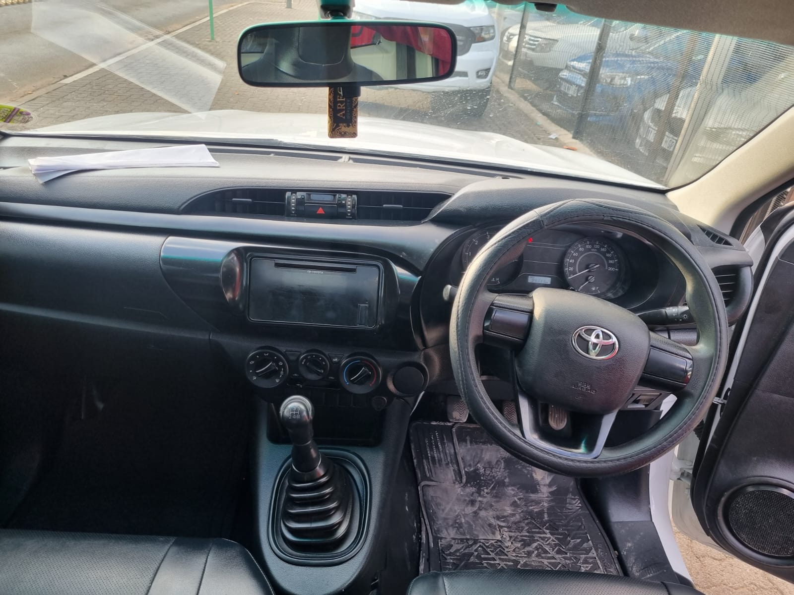 
								2023 Toyota Hilux 2.4 GD Single Cab Manual For Sale – R258,000 full									