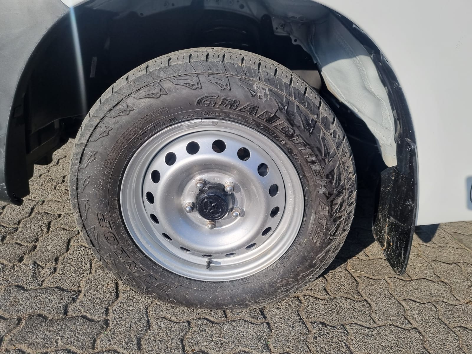 
								2023 Toyota Hilux 2.4 GD Single Cab Manual For Sale – R258,000 full									