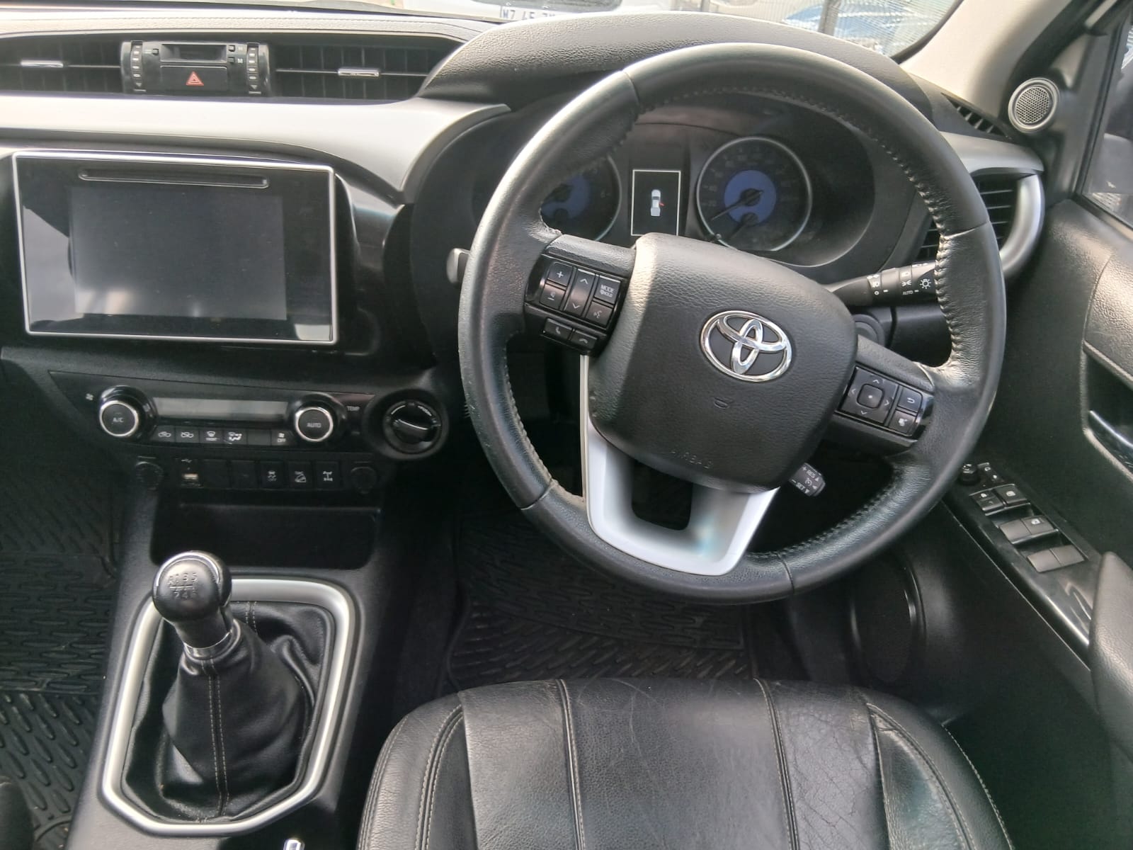
								2016 Toyota Hilux 2.8 GD-6 Raider 4×4 Double Cab Manual For Sale – R350,000 full									
