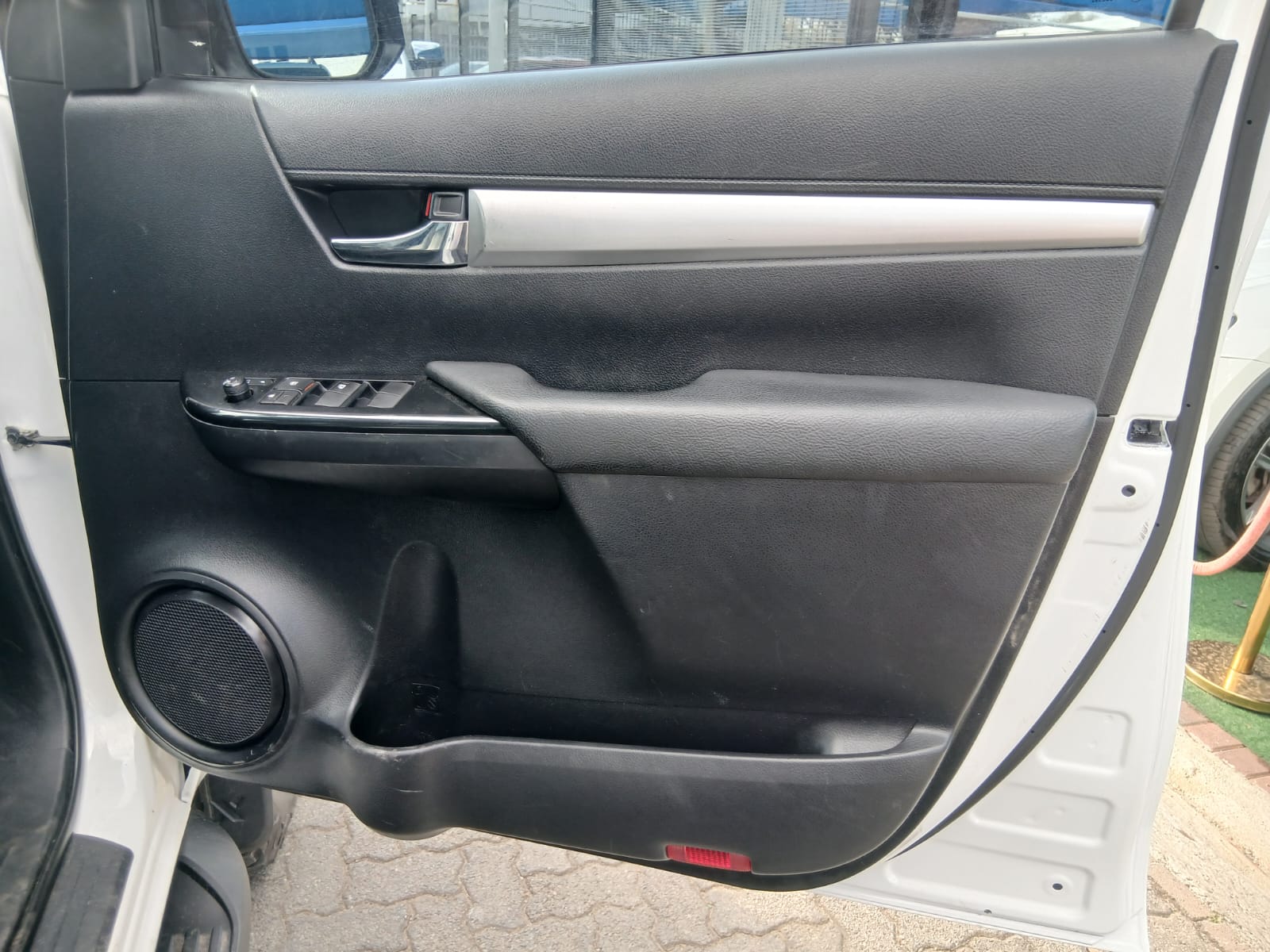 
								2016 Toyota Hilux 2.8 GD-6 Raider 4×4 Double Cab Manual For Sale – R350,000 full									
