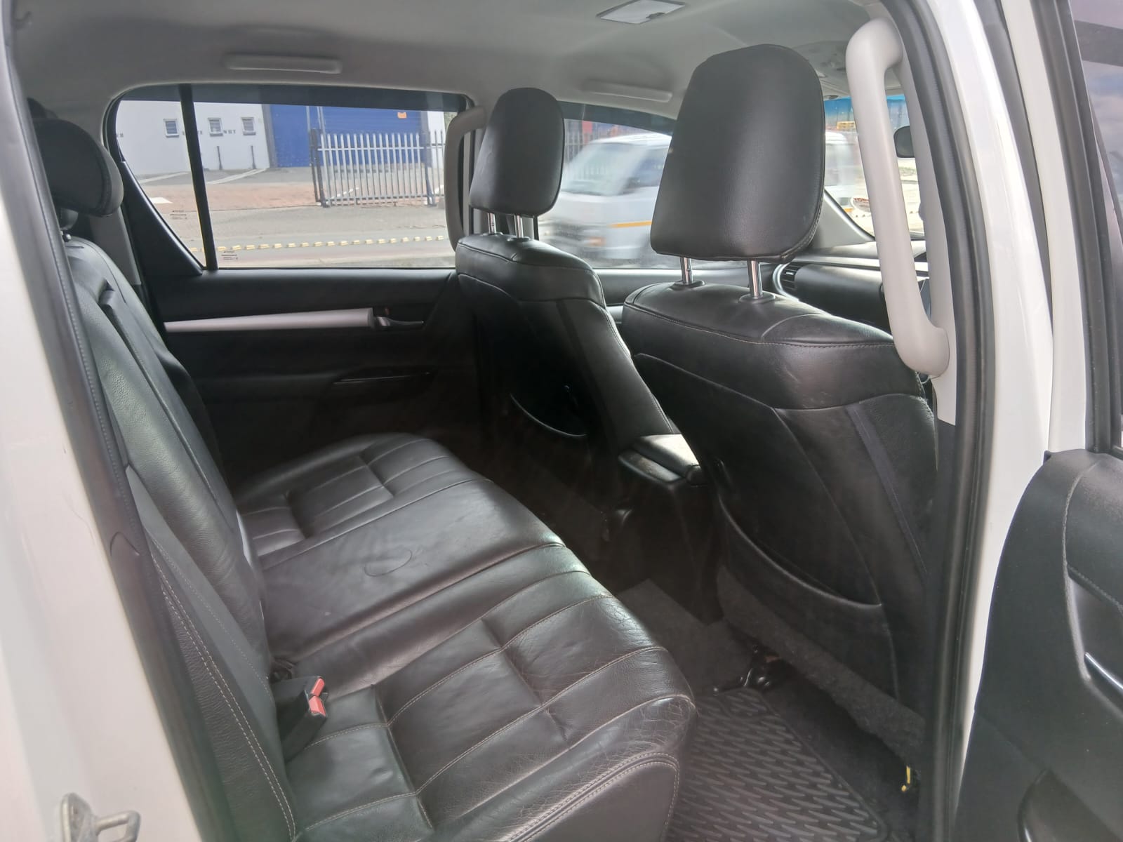 
								2016 Toyota Hilux 2.8 GD-6 Raider 4×4 Double Cab Manual For Sale – R350,000 full									