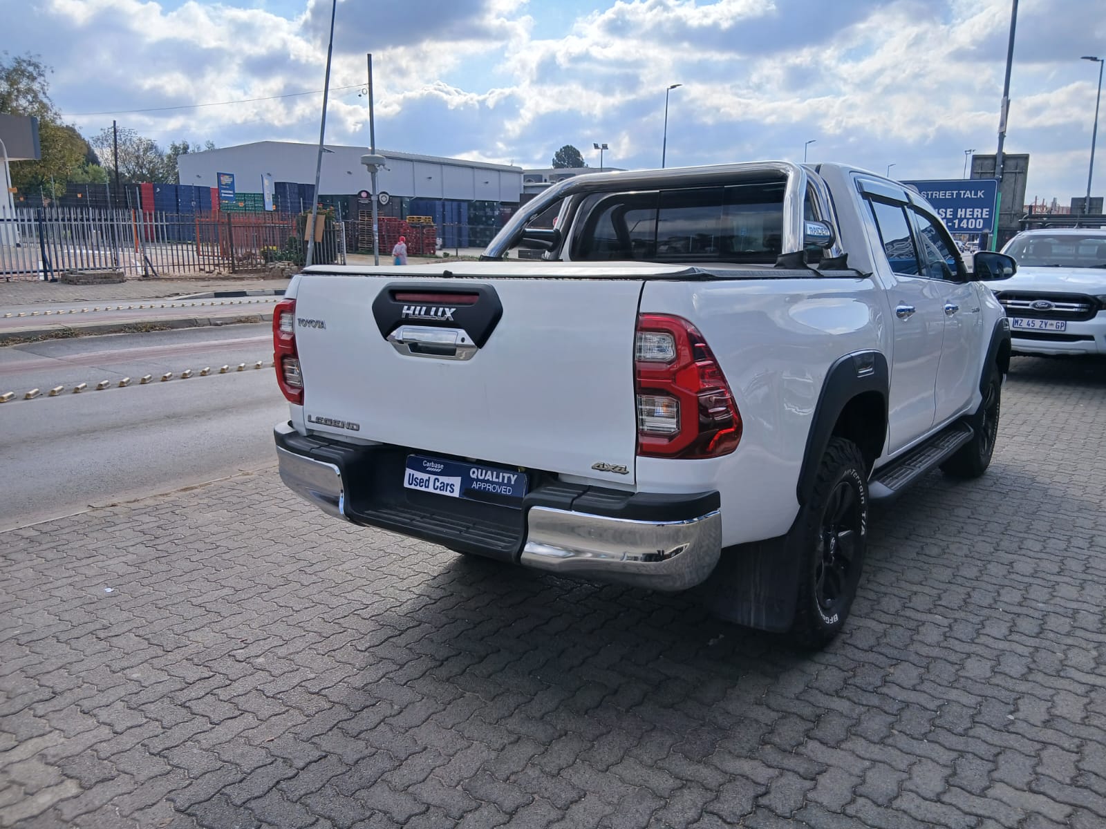 
								2016 Toyota Hilux 2.8 GD-6 Raider 4×4 Double Cab Manual For Sale – R350,000 full									