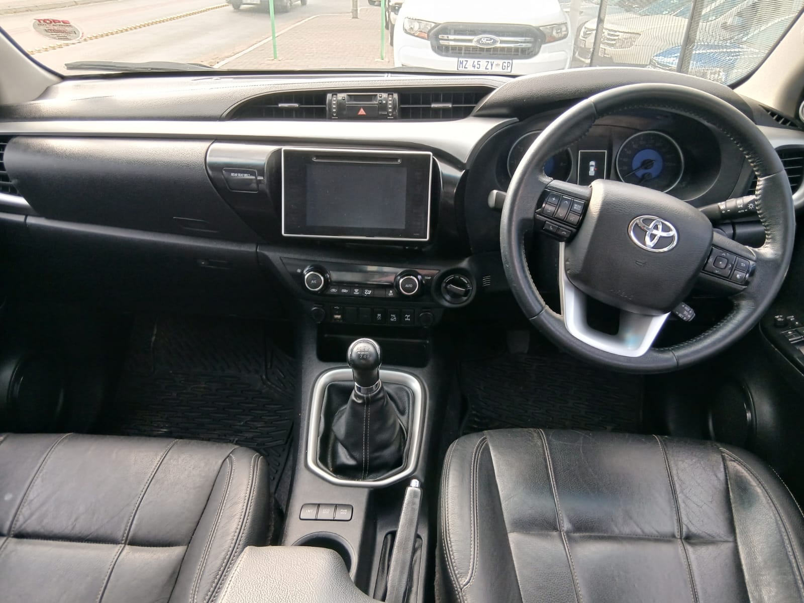 
								2016 Toyota Hilux 2.8 GD-6 Raider 4×4 Double Cab Manual For Sale – R350,000 full									