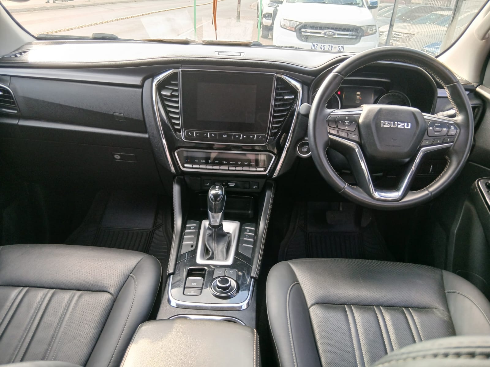 
								2023 Isuzu MU-X 3.0 TD LS 4×4 Automatic For Sale – R530,000 full									
