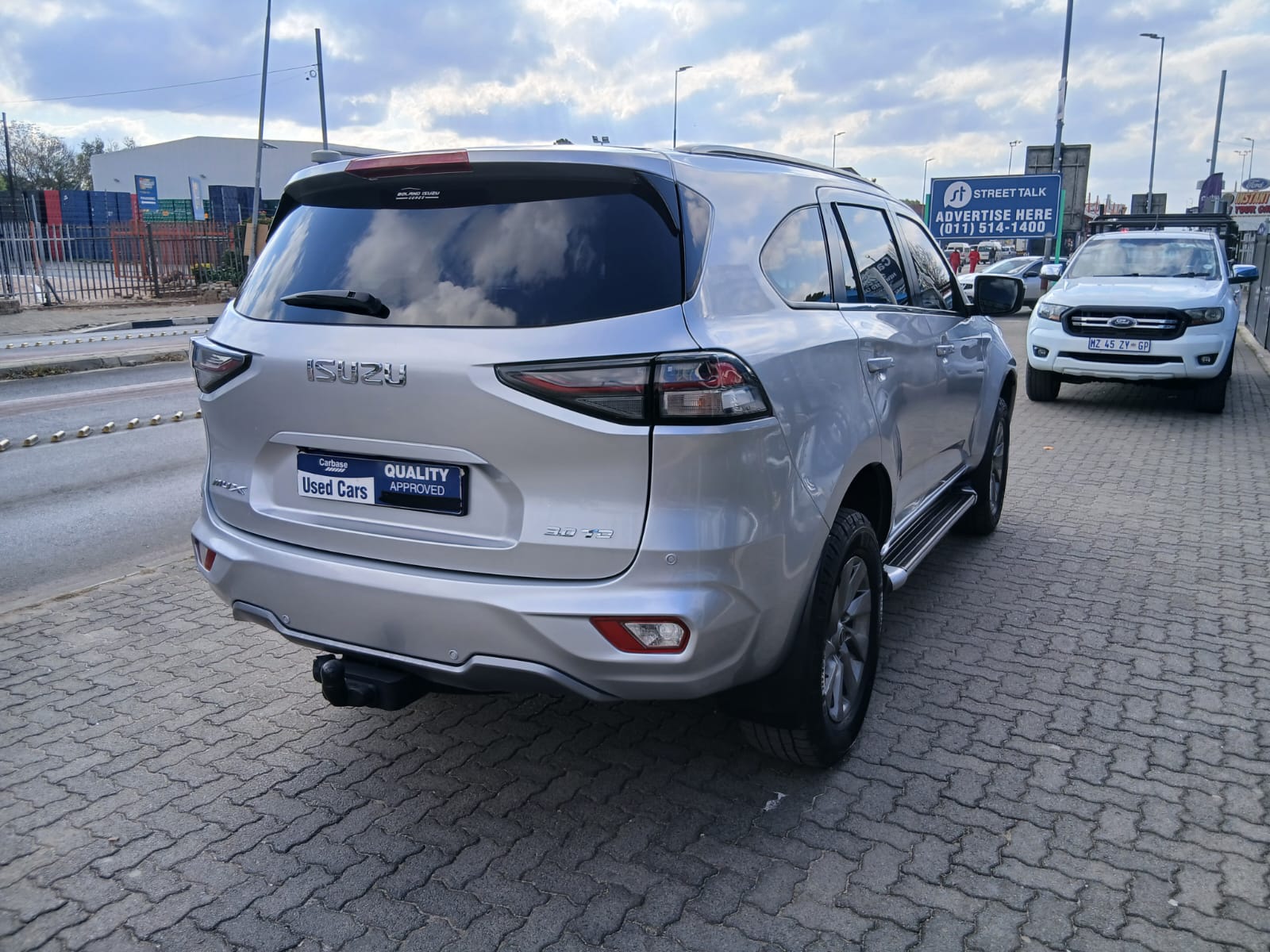 
								2023 Isuzu MU-X 3.0 TD LS 4×4 Automatic For Sale – R530,000 full									