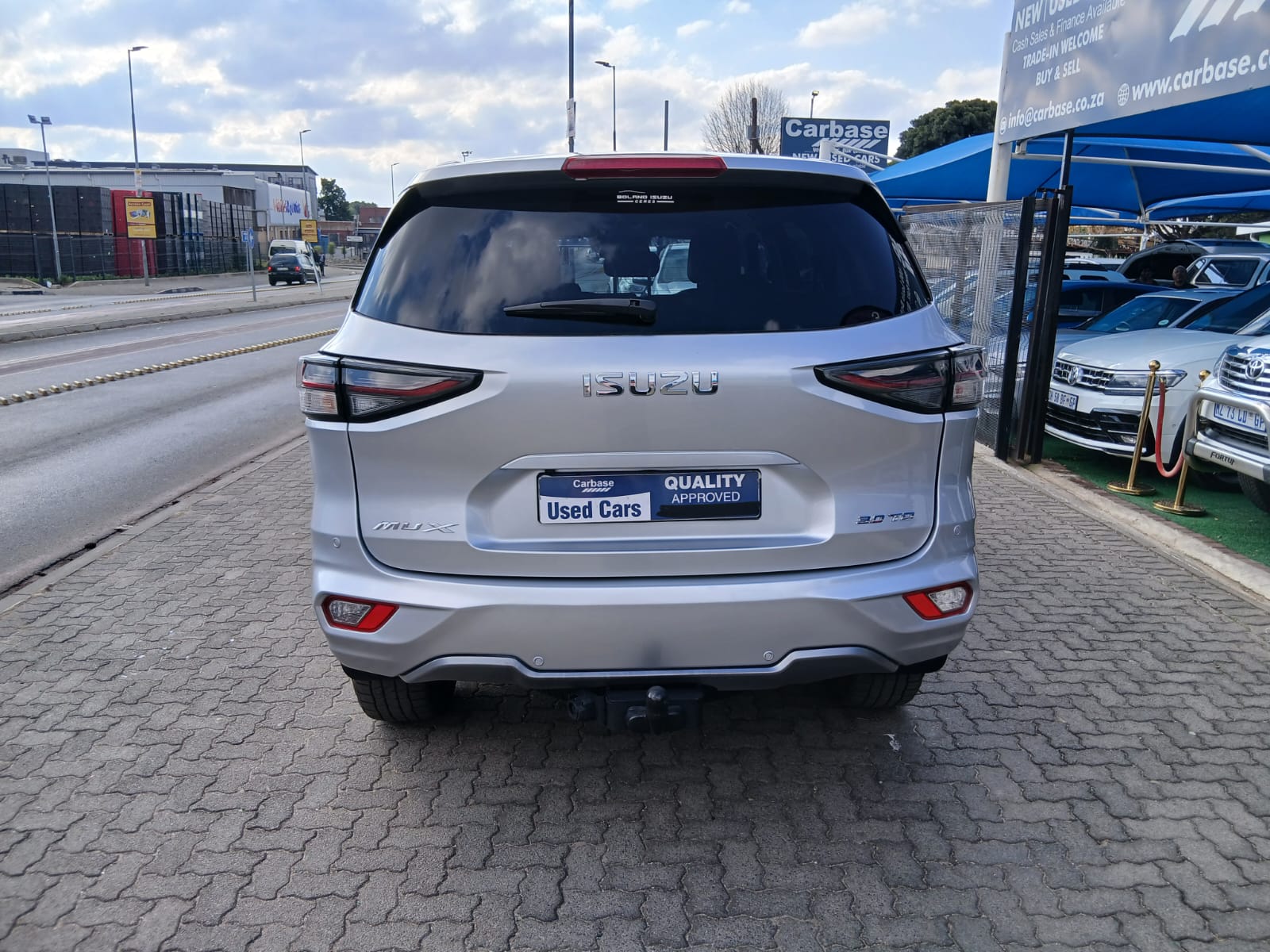 
								2023 Isuzu MU-X 3.0 TD LS 4×4 Automatic For Sale – R530,000 full									