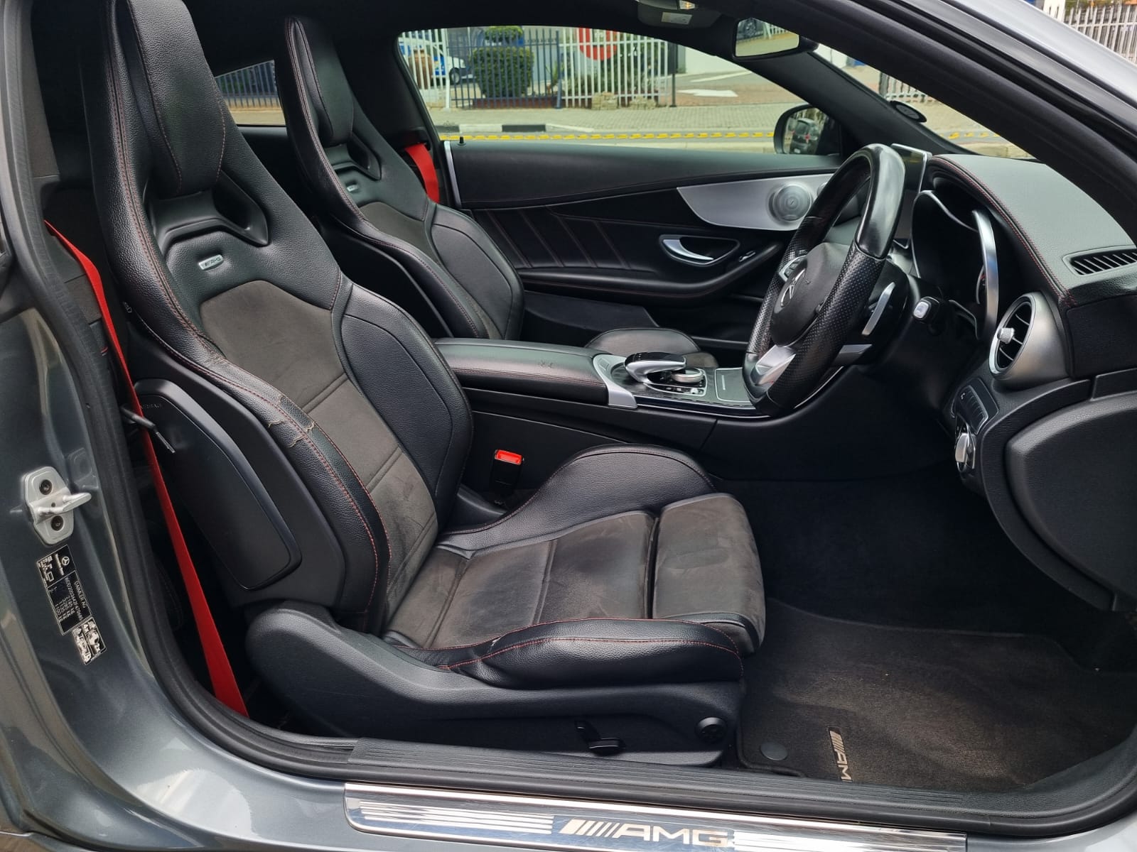 
								2017 Mercedes-AMG C43 3.0 V6 Automatic For Sale – R490,000 full									